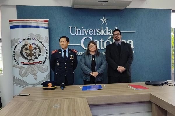 Arquitecto entrega propuesta para estación de bomberos y museo en Encarnación