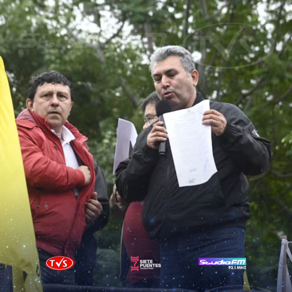 GOBIERNO ANUNCIA ACUERDO Y DOCENTES LEVANTAN MOVILIZACIÓN - TVS