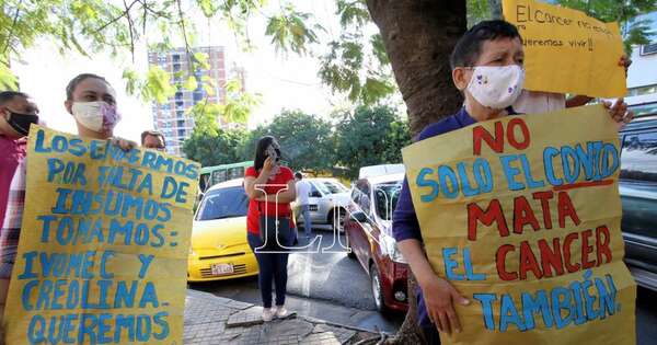 La Nación / Pacientes oncológicos reclaman nuevo faltante de medicamentos
