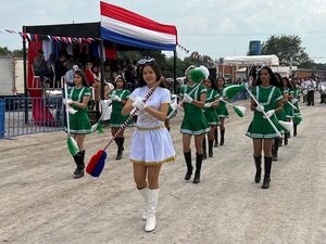Itacuá celebra 3 años como distrito con un vibrante desfile estudiantil