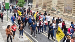 Docentes levantan movilizaciones tras acuerdo con el Gobierno