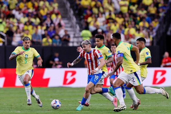 Versus / La figura de la selección brasileña que se rinde ante Julio Enciso
