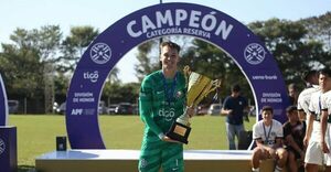 Versus / El jugador de Olimpia que viaja para sumarse a la Sub 23