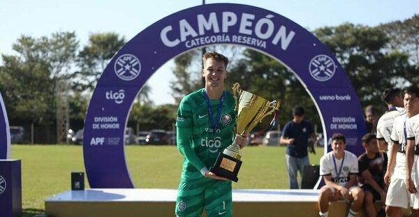 Versus / El jugador de Olimpia que viaja para sumarse a la Sub 23