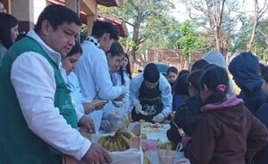 Realizan demostración de preparación de merienda saludable