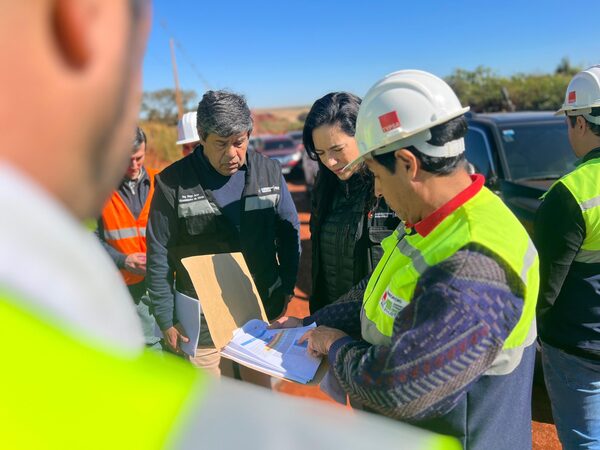 Ministra Claudia Centurión supervisa avances en obras viales clave a nivel país - trece