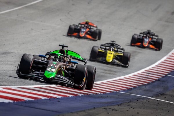 Duerksen fue el mejor en los ensayos libres de Silverstone