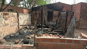 Incendio destruye vivienda de una familia en Concepción