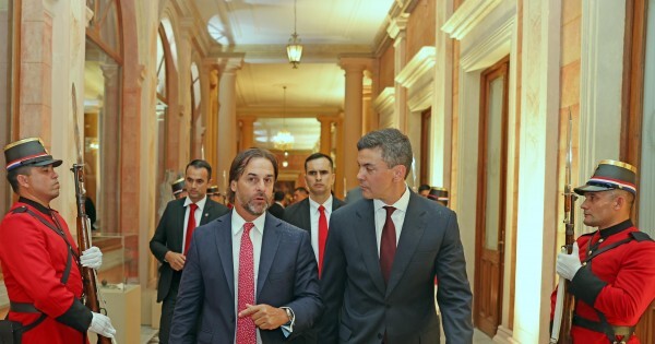 Uruguay apunta a un acuerdo entre China y el Mercosur con el apoyo de Milei pero sin Peña