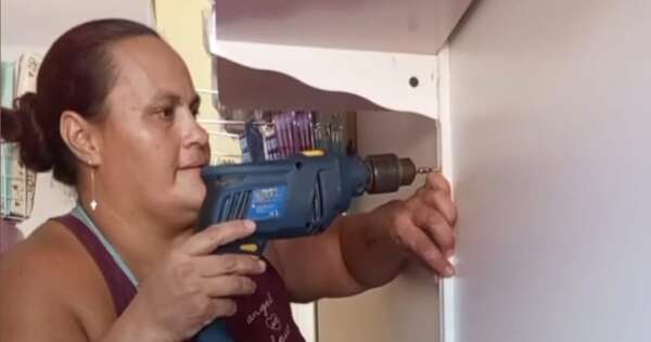 La Nación / Una mujer con “madera” logró superar los prejuicios y triunfa en la carpintería