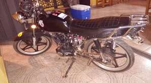 Robó moto a una mujer, lo persiguieron y alcanzaron, y fue reducido a golpes - Noticiero Paraguay