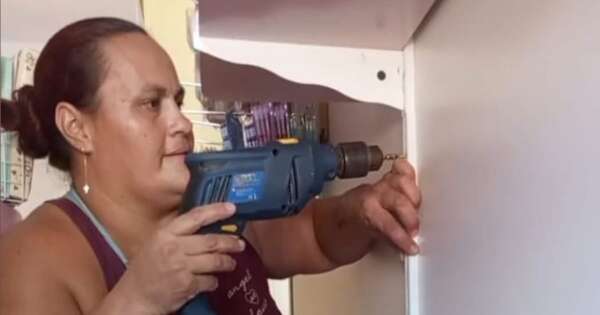 La Nación / Celia, una mujer con “madera” para la carpintería superó prejuicios y triunfa en el rubro
