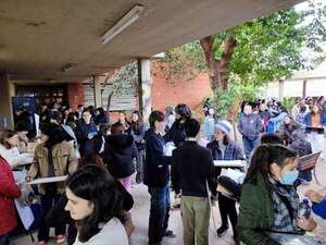 Más de 500 jóvenes postulan para ingresar a dos carreras de la UNA - Nacionales - ABC Color