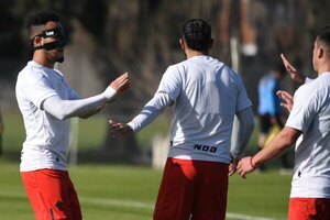 Versus / Fernando Cardozo ya deslumbra en Newell's con un gol