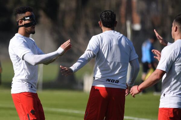 Newell’s ganó un amistoso con gol de Fernando Cardozo - Fútbol Internacional - ABC Color