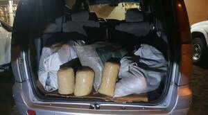 Imputado un menor que conducía con carga de 21,6 kilos de marihuana - Noticiero Paraguay