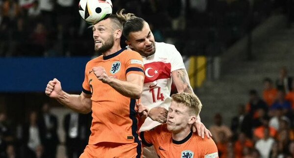 Países Bajos derrota a Turquía y se convierte en semifinalista de la Eurocopa