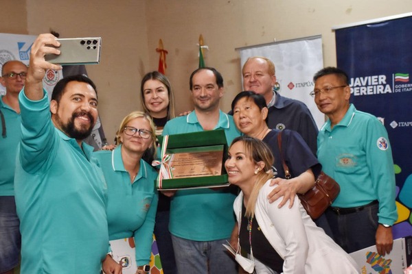 GOBERNADOR DE ITAPÚA DECLARA VISITANTES ILUSTRES A LA COMITIVA DE “MISIÓN HUMANITARIA 2024” - Itapúa Noticias