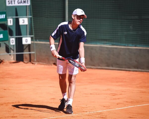 Alvaro Frutos logra título de dobles en el torneo junior de Londrina