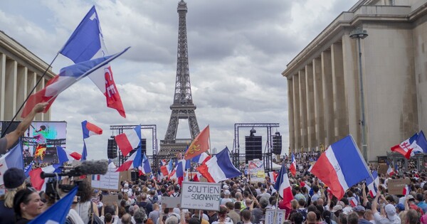 Francia va a las urnas en un clima de tensión e incertidumbre
