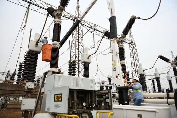 ANDE podría utilizar Yacyretá para mantener su oferta 100 MW al Brasil - Economía - ABC Color
