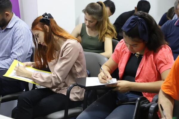 Expo Empleo ofrece más de 1.300 vacancias para buscadores de trabajo - Nacionales - ABC Color