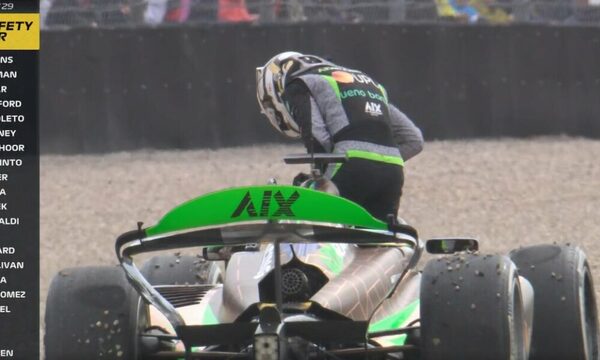 Una mala maniobra de un rival deja fuera de carrera a Duerksen en Silverstone