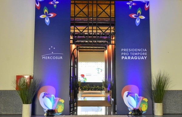 Ausencia de Milei y Participación de Lula Marcan la Cumbre del Mercosur - ADN Digital