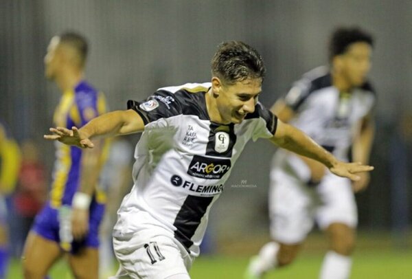 Nuevo destino para Óscar Ruíz, que deja Tacuary en un complicado momento