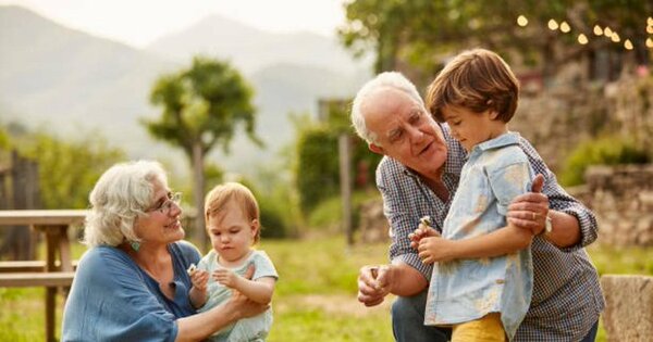 Los abuelos suecos cobrarán por cuidar de los nietos