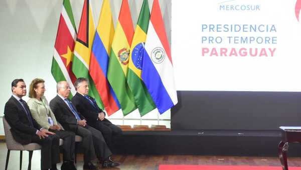Paraguay pide que el Mercosur negocie acuerdos con pares con "vocación aperturista"