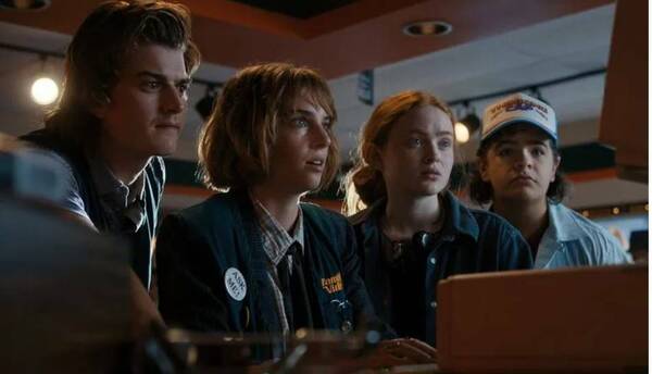 Actriz de Stranger Things dijo que la serie está "maldita"