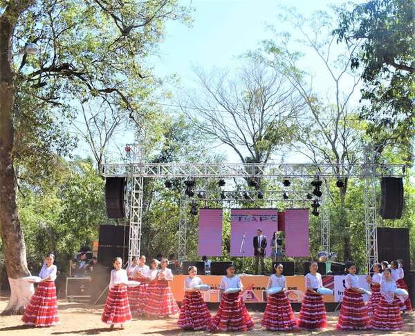 Declaran de interés turístico, cultural, nacional y departamental el festival folclórico “Frazada de trapo” de Carapeguá - Nacionales - ABC Color