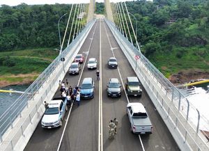 En Foz de Yguazú hacen lobby para habilitar el Puente de la Integración - La Clave