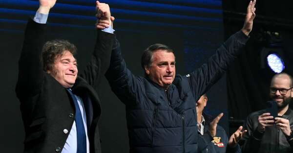 La Nación / Milei denuncia una “persecución judicial” contra Bolsonaro y defiende su plan económico