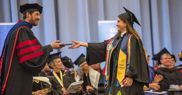 La Nación / Paraguaya se graduó en Estados Unidos y trabaja en importante compañía de Boston