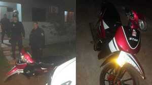 Policía recupera motocicleta que robaron a una joven en el B° Itá Paso