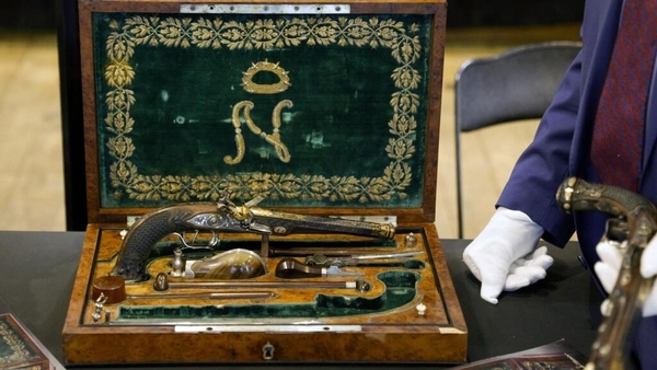 Vendieron pistolas de oro y plata de Napoleón por USD 1,83 millones