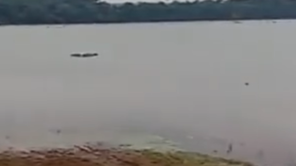 USÓ EL AUTO DE SU AMIGO Y HUNDIÓ EN EL LAGO ITAIPÚ