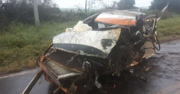 Diario HOY | Taxista muere tras chocar su vehículo contra un árbol