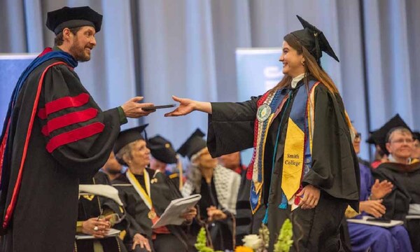 Paraguaya se graduó en Estados Unidos y trabaja en importante compañía de Boston – Prensa 5