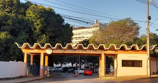 La Nación / Médicos emplazan por 10 días para lograr equiparación de la carga horaria en IPS
