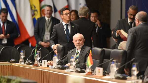Lula alerta en Mercosur sobre "falsos demócratas" que intentan socavar las instituciones