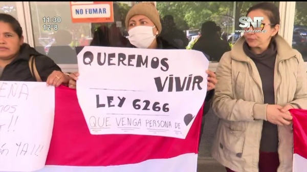 ''Queremos vivir'': Pacientes levantan la voz - SNT