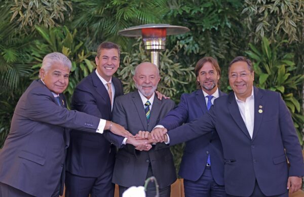 Presidente Peña señala desafío de revitalizar la integración del Mercosur en apertura de cumbre en Asunción