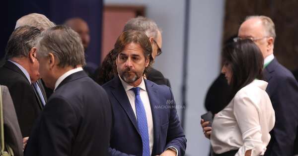 La Nación / “Acá deberíamos estar todos los presidentes”, dice Lacalle Pou ante ausencia de Milei