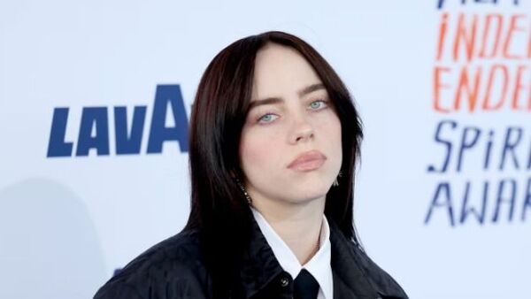 Billie Eilish rompe récord de oyentes en Spotify