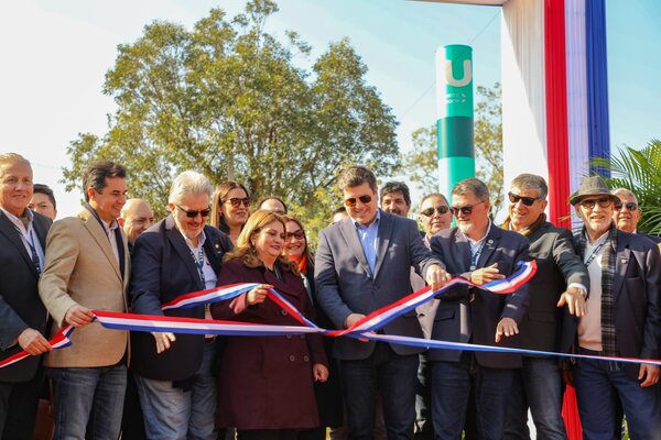 Inauguran la mayor feria ganadera, industrial, comercial y de servicios de Paraguay - Revista PLUS