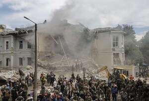 Oleada de bombardeos rusos en Ucrania - Mundo - ABC Color