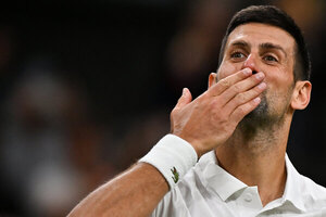 Versus / Djokovic supera cómodamente a Rune en octavos de Wimbledon